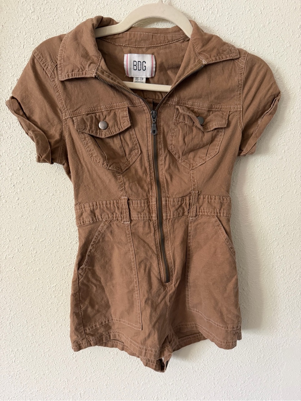 BDG Urban Outfitters Short Sleeve Utility Romper in Brown size XS